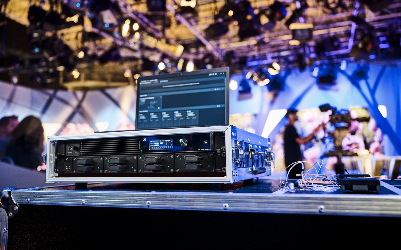 Sennheiser Spectera: one wideband carrier for the whole show